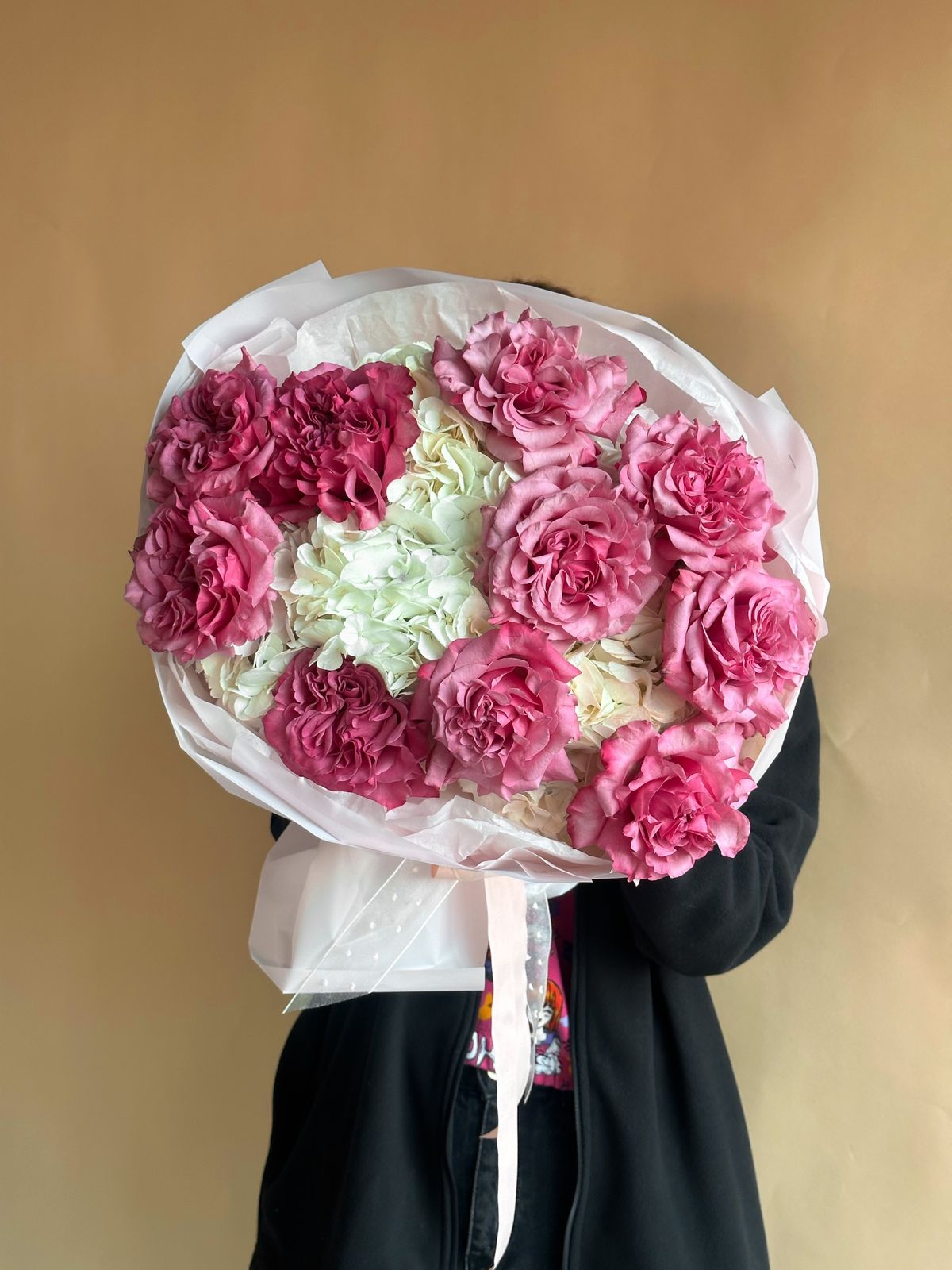 Букет "Elegant Harmony" из гортензий и роз