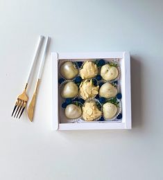 Клубничный бокс "White Light" клубника в белом шоколаде