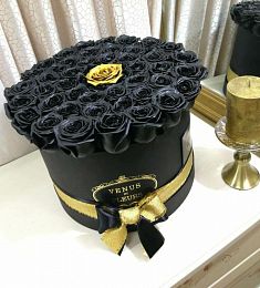 Черные розы в коробке 