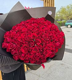 101 красная голландская роза 60 см