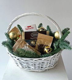 Новогодняя подарочная корзина со сладостями "Like It Christmas"