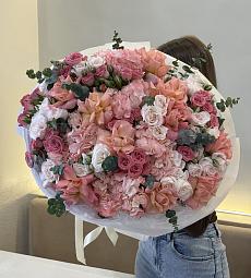 Букет "Катерина" из гортензий и роз