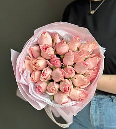 25 голландских розовых роз