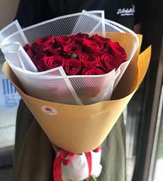 17 голландских красных роз