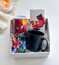 Подарочный бокс "Spider" кружка, копилка и шоколадка с любимым супергероем